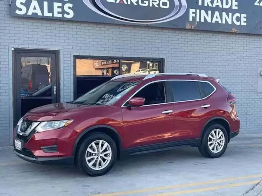 2020 Nissan Rogue SV photo 1