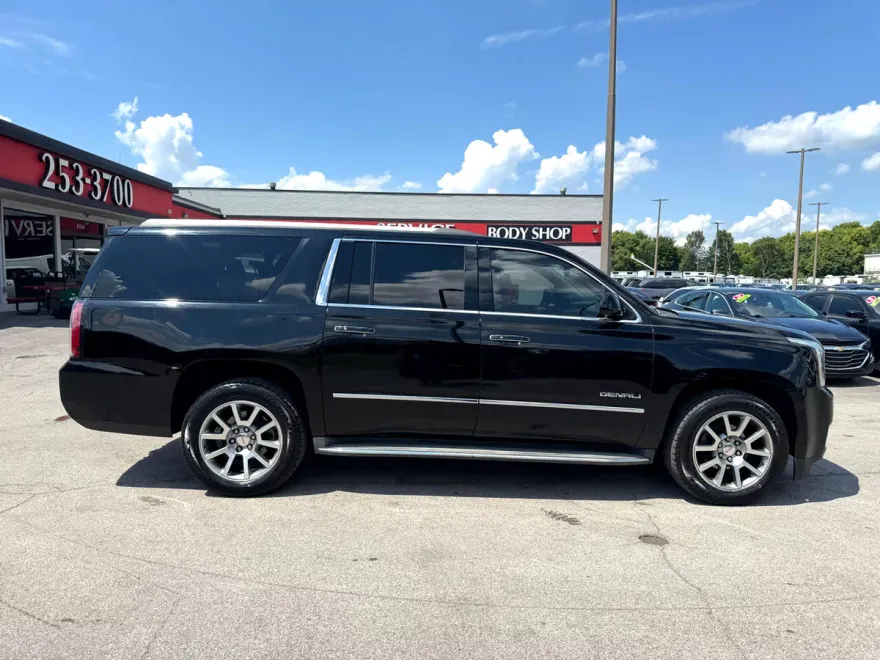 2016 Gmc Yukon XL Denali photo 1