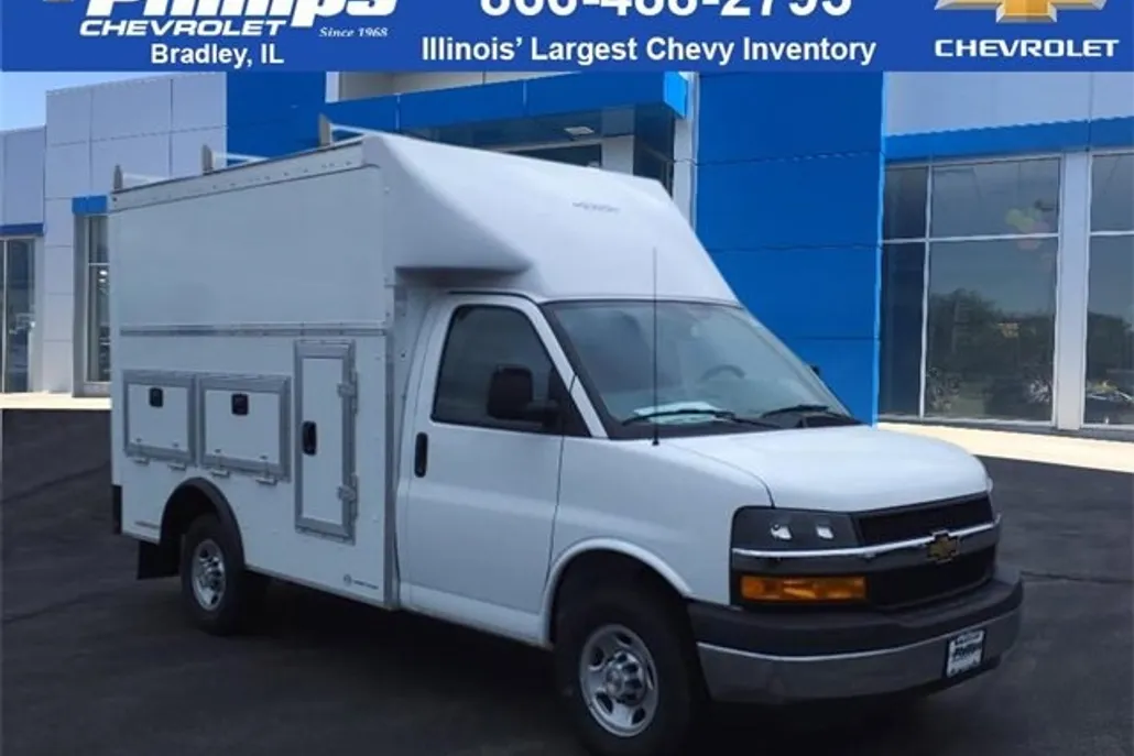 2025 Chevrolet Express 3500 Cutaway Van photo 1