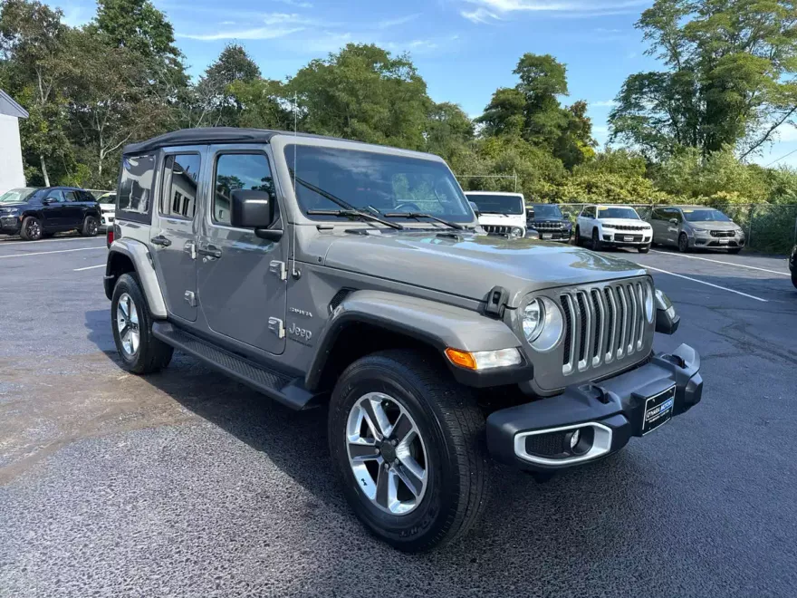 2023 Jeep Wrangler Sahara photo 1