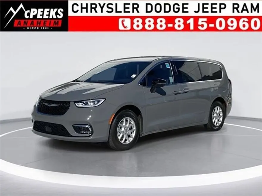 2025 Chrysler Pacifica photo 1