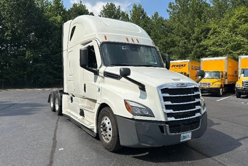 2021 Freightliner Cascadia 126" Sleeper Cab photo 1