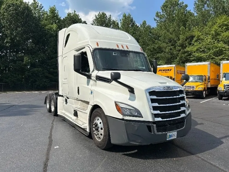 2021 Freightliner Cascadia 126" Sleeper Cab photo 1