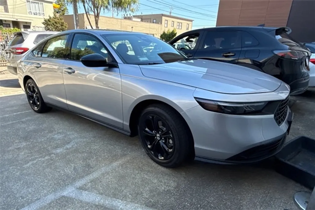 2025 Honda Accord SE photo 1