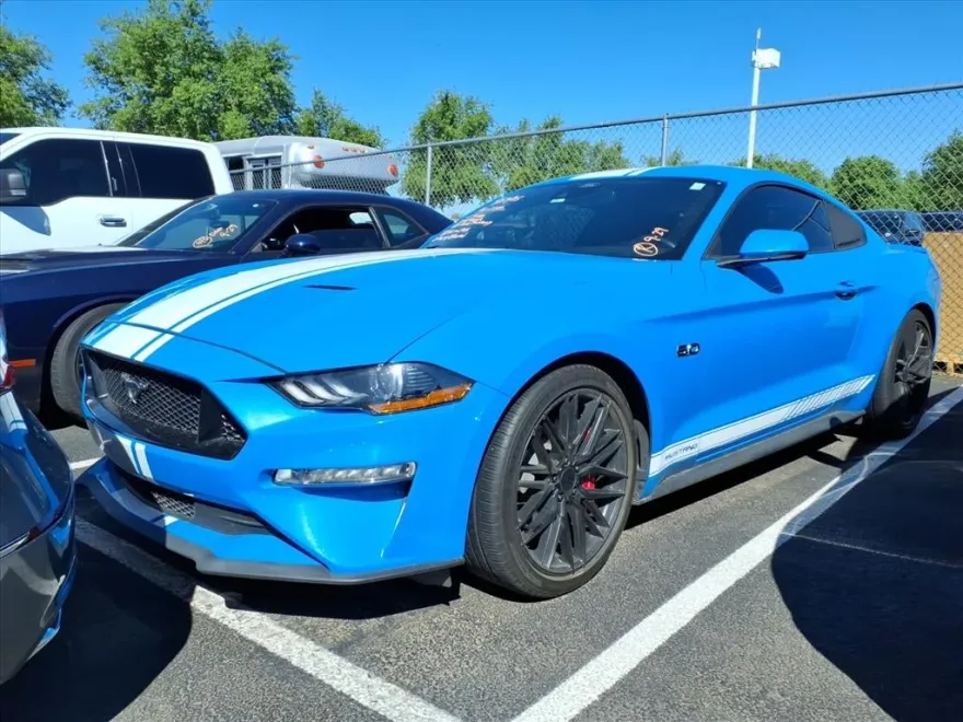 2022 Ford Mustang GT Premium photo 1