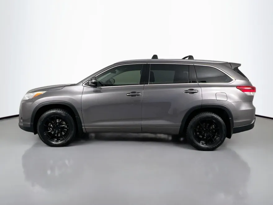 2018 Toyota Highlander SE photo 1