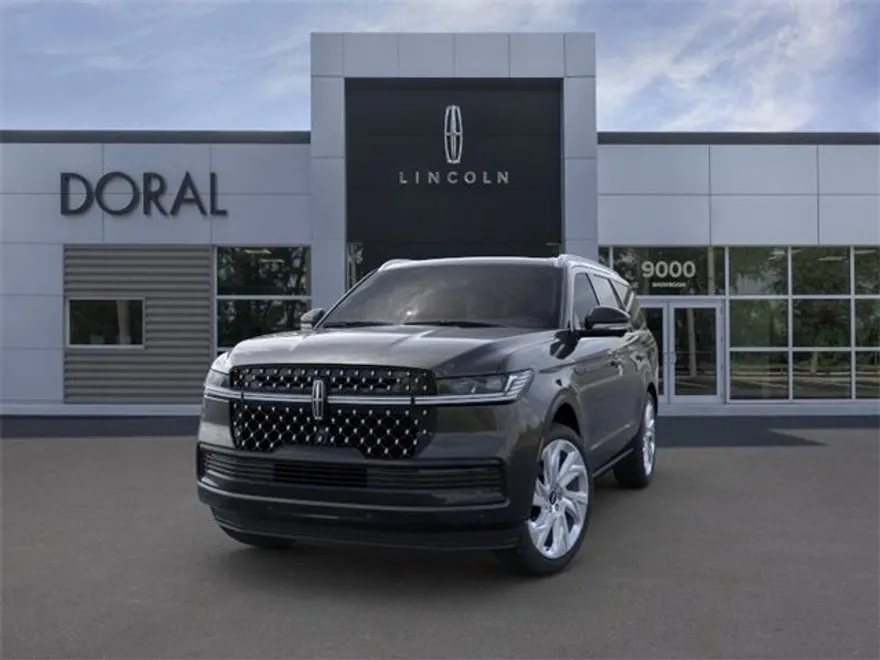 2025 Lincoln Navigator Black Label photo 1