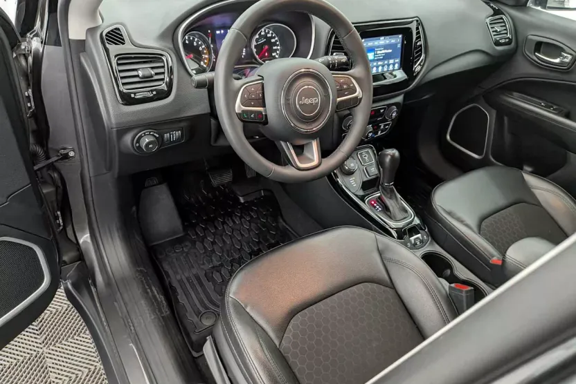 2021 Jeep Compass Altitude photo 1