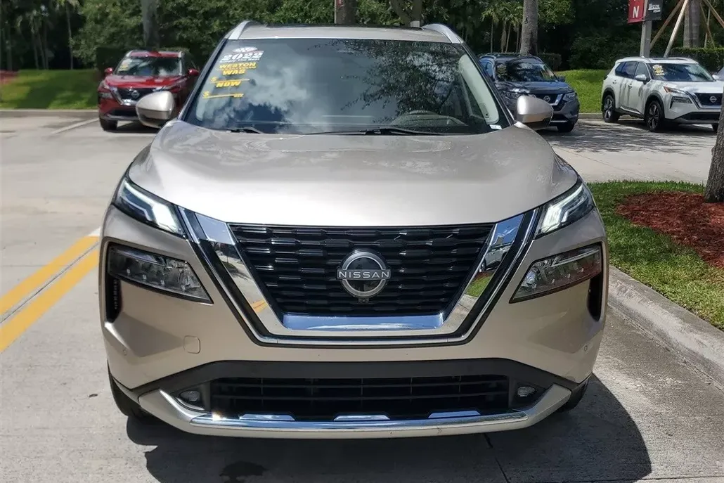 2022 Nissan Rogue Platinum photo 1