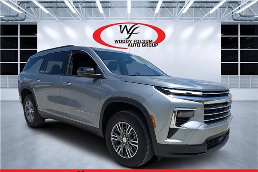 2025 Chevrolet Traverse photo 1
