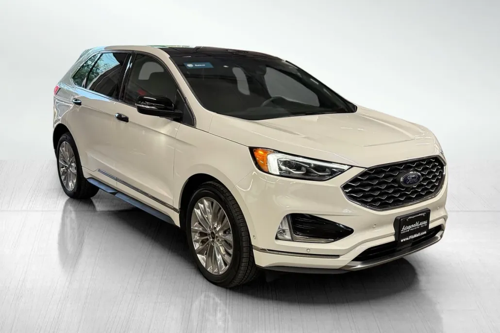 2020 Ford Edge Titanium photo 1