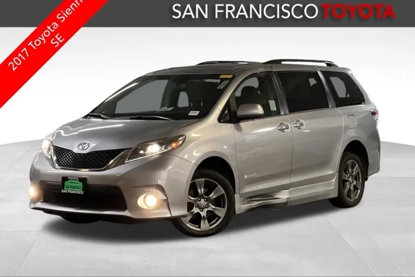 2017 Toyota Sienna SE Premium photo 1