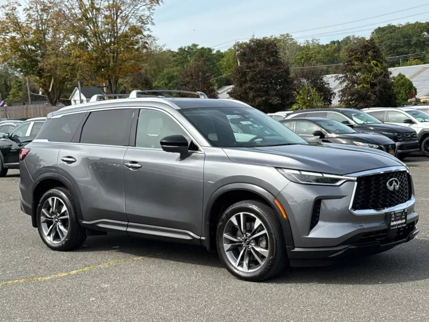 2023 Infiniti QX60 Luxe photo 1