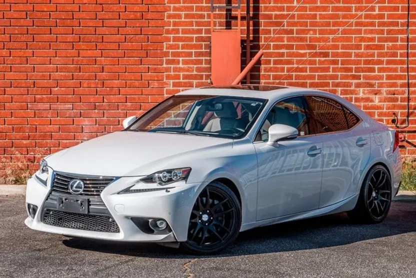 2016 Lexus IS 200t photo 1