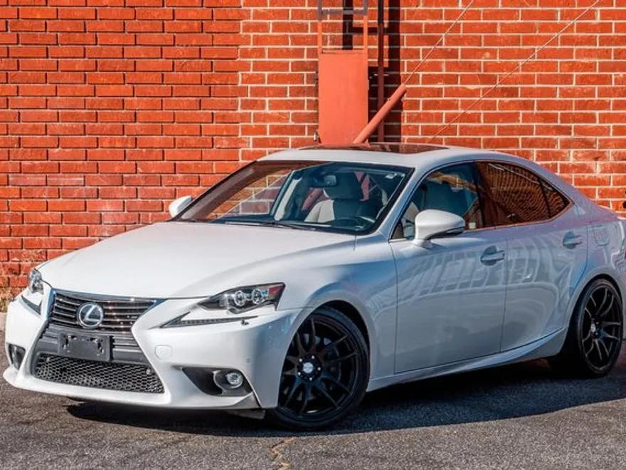 2016 Lexus IS 200t photo 1