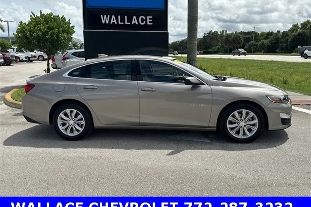 2024 Chevrolet Malibu 1LT photo 1