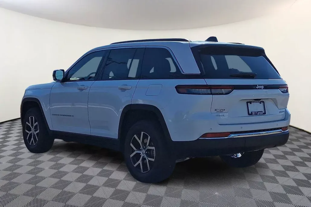 2025 Jeep Grand Cherokee Limited photo 1