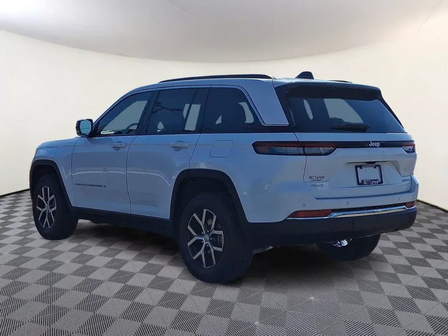 2025 Jeep Grand Cherokee Limited photo 1