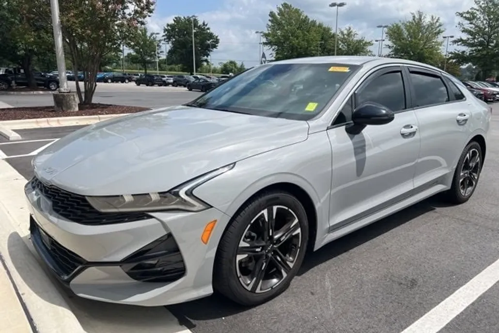 2023 Kia K5 GT-Line photo 1