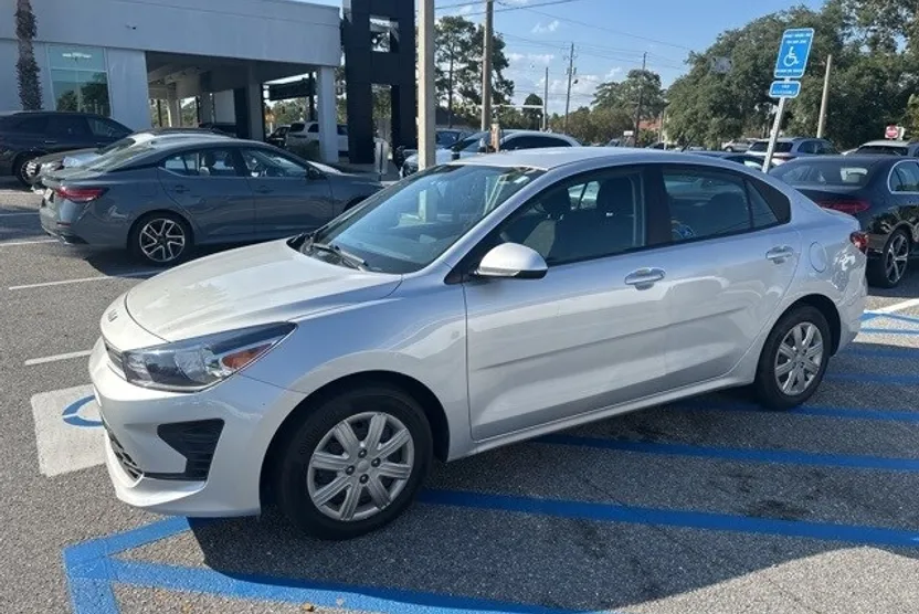 2023 Kia Rio LX photo 1