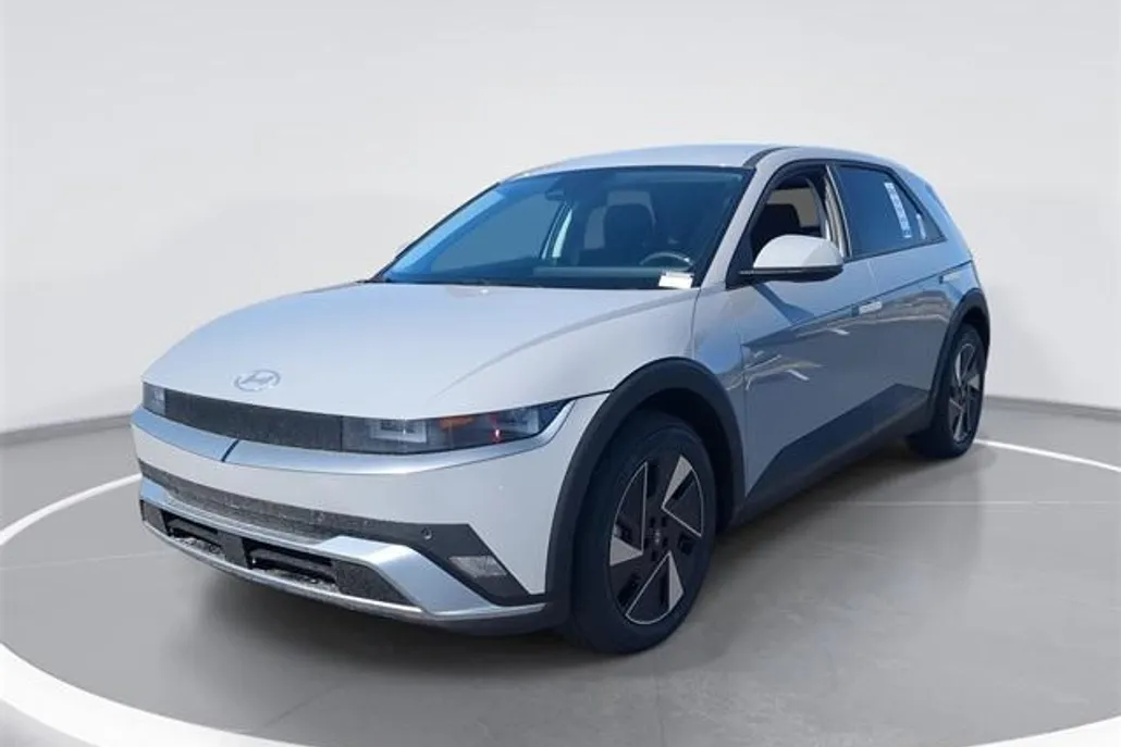 2025 Hyundai Ioniq 5 SE photo 1