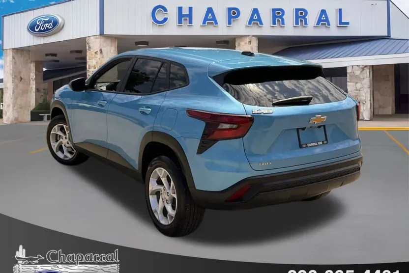 2025 Chevrolet Trax LS photo 1