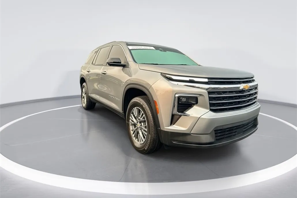 2024 Chevrolet Traverse 1LT photo 1