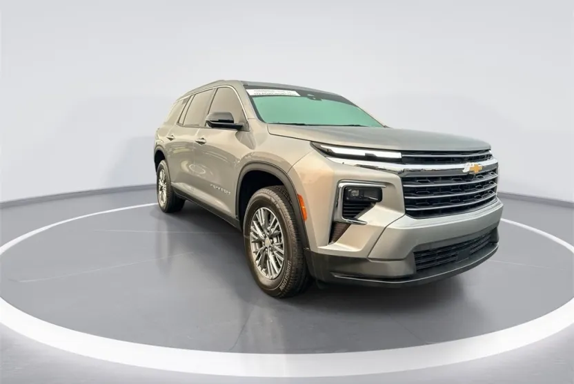 2024 Chevrolet Traverse 1LT photo 1