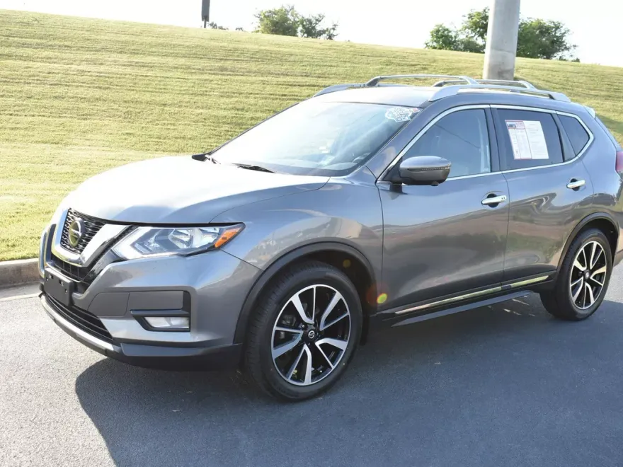 2020 Nissan Rogue SL photo 1
