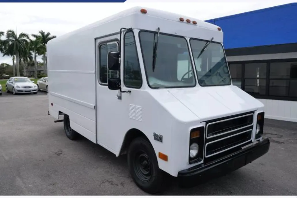 1993 Chevrolet P - Series photo 1