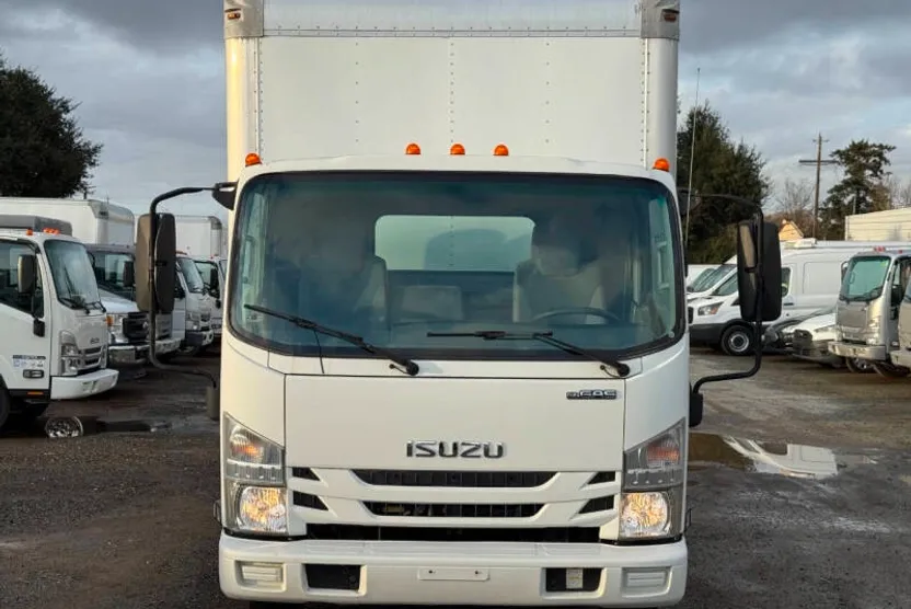 2016 Isuzu NPR photo 1