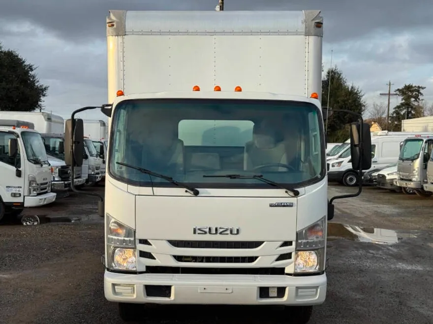 2016 Isuzu NPR photo 1