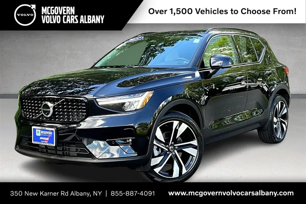 2023 Volvo XC40 Plus photo 1