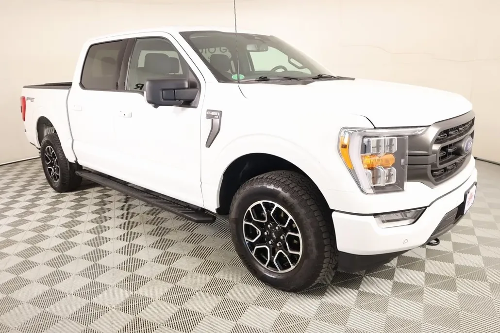 2023 Ford F-150 XLT photo 1