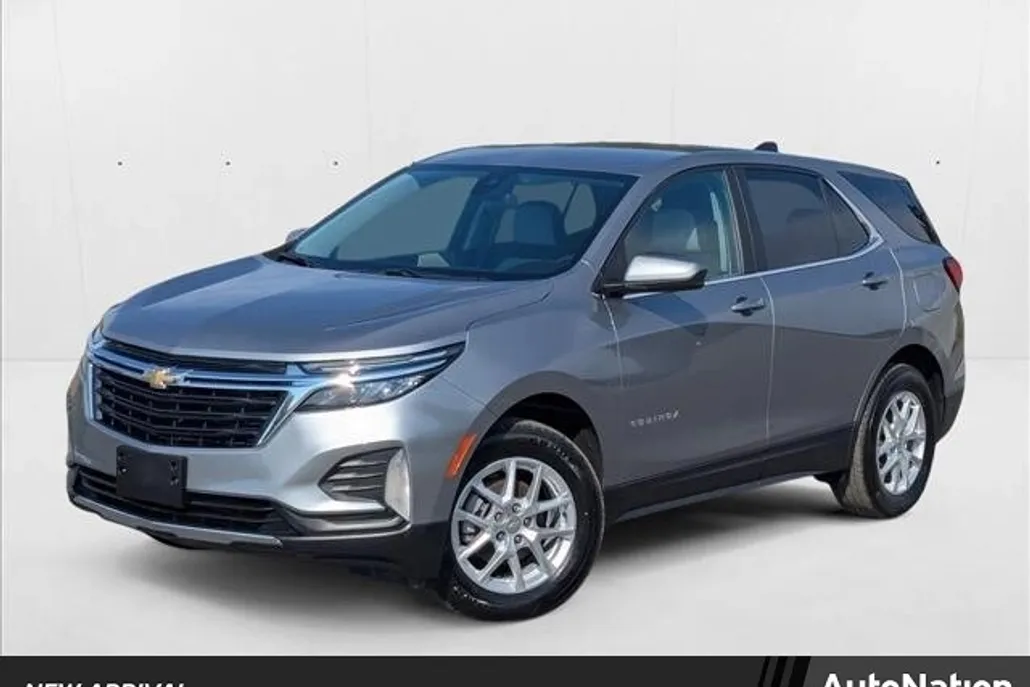2023 Chevrolet Equinox LT photo 1