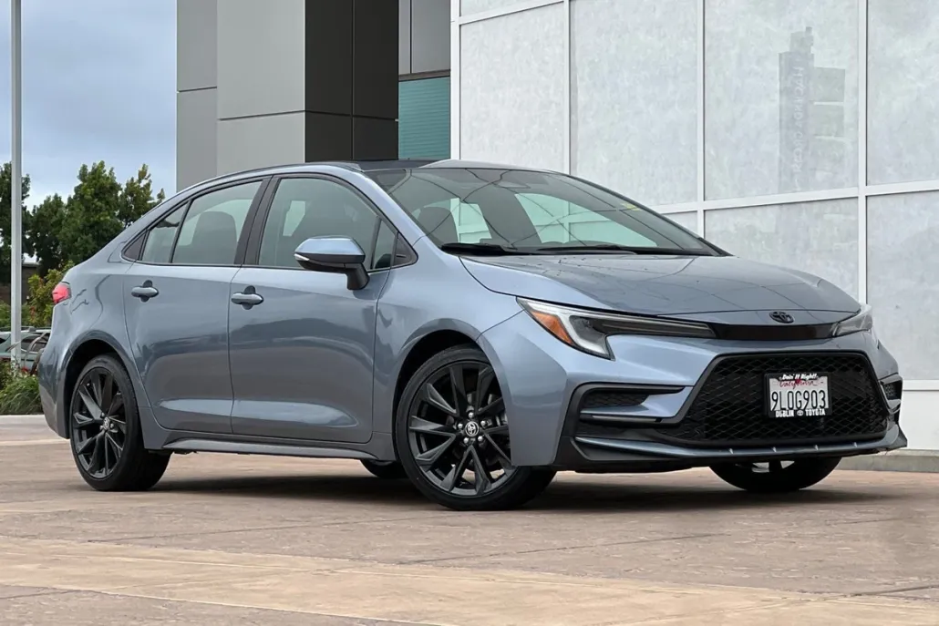 2024 Toyota Corolla SE Premium photo 1
