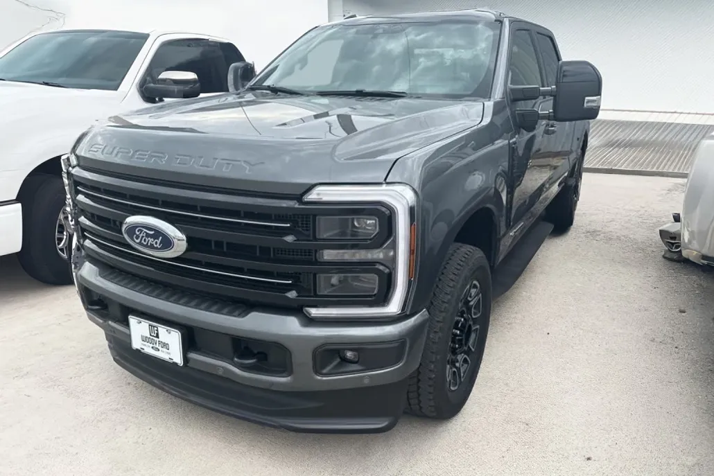 2025 Ford F-250 photo 1