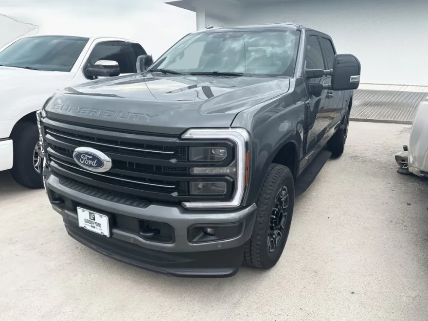 2025 Ford F-250 photo 1