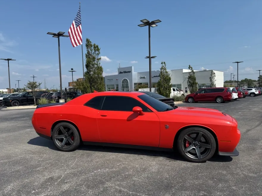 2022 Dodge Challenger SRT8 Hellcat photo 1