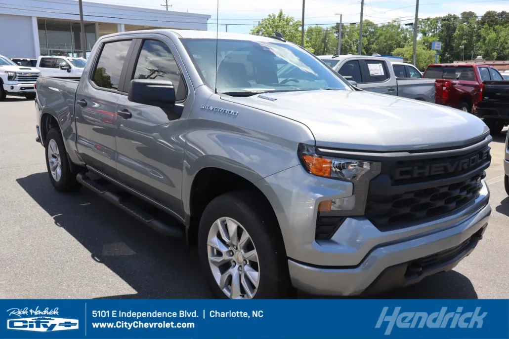 2025 Chevrolet Silverado 1500 Custom photo 1