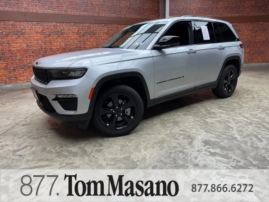 2023 Jeep Grand Cherokee Limited photo 1