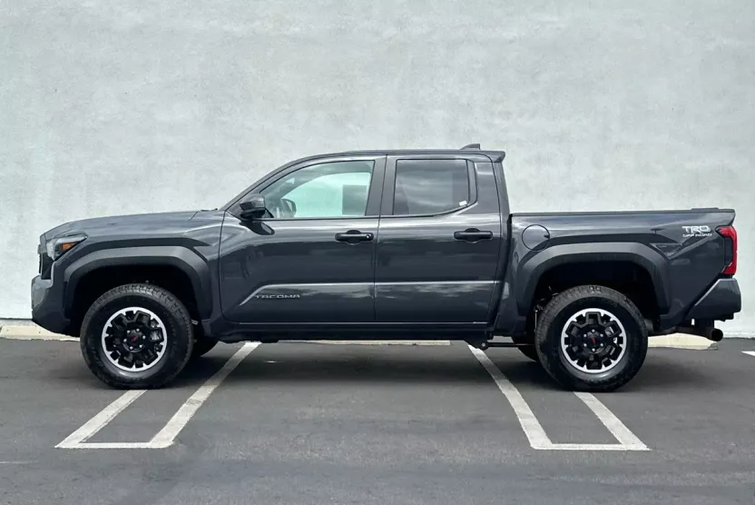 2025 Toyota Tacoma TRD Off-Road photo 1