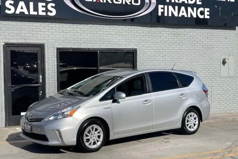 2012 Toyota Prius V Two photo 1