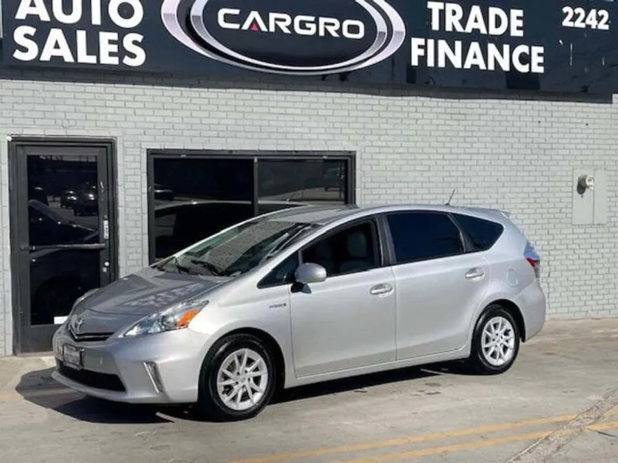 2012 Toyota Prius V Two photo 1
