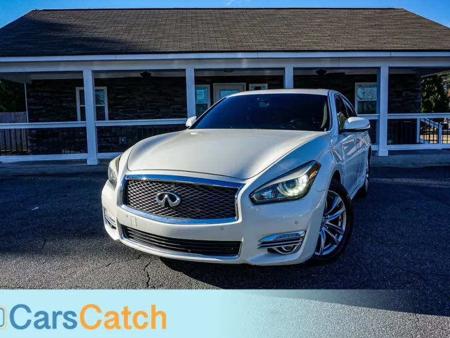 2016 Infiniti Q70 photo 1