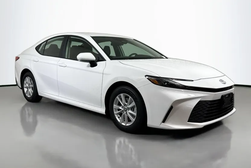 2025 Toyota Camry LE photo 1