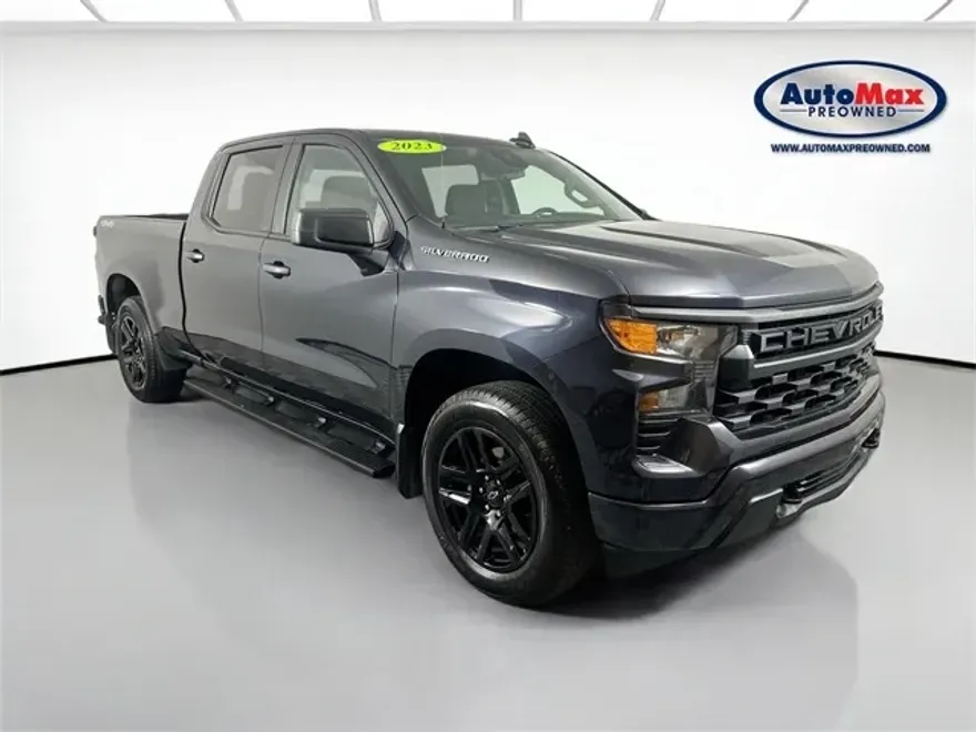 2023 Chevrolet Silverado 1500 Custom photo 1