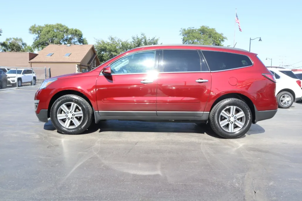 2017 Chevrolet Traverse 1LT photo 1