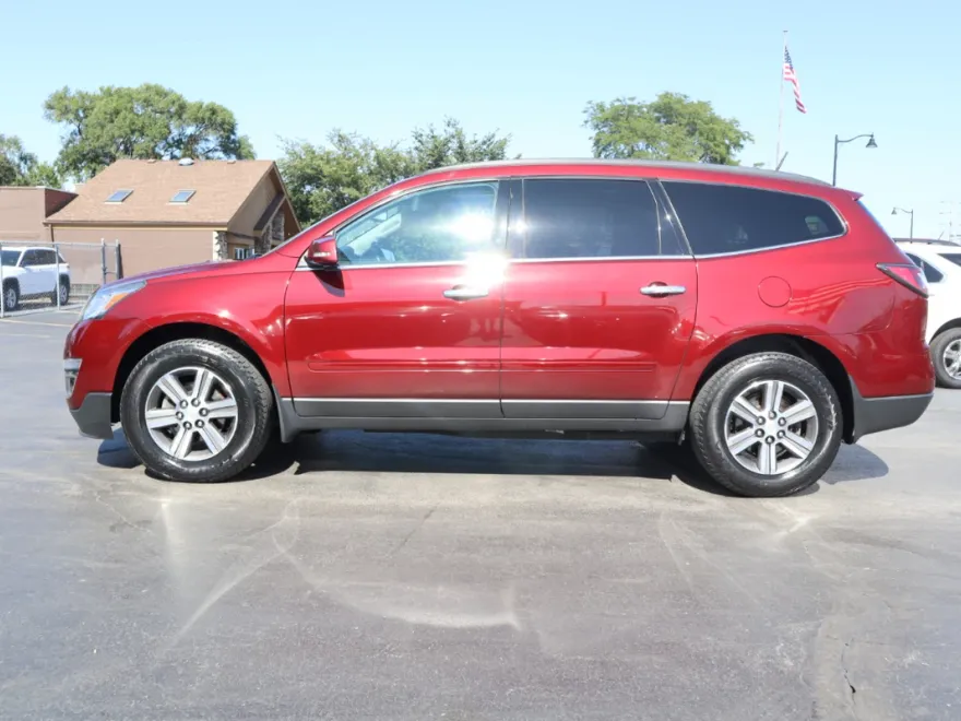 2017 Chevrolet Traverse 1LT photo 1
