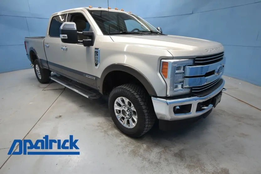 2017 Ford F-250 Lariat photo 1